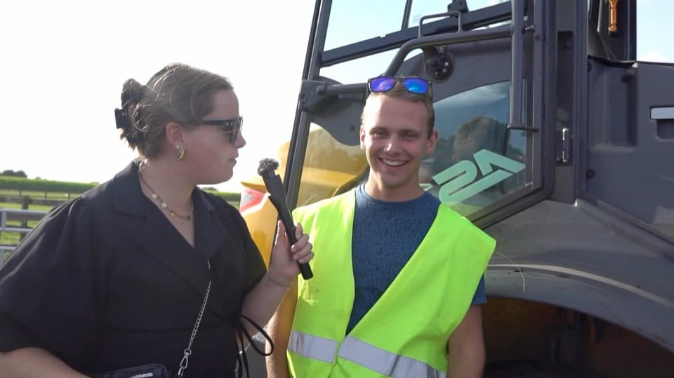 Interviews & reportage